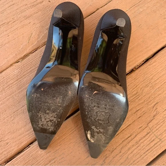 Stuart Weitzman pointed toe heels - Picture 4 of 4